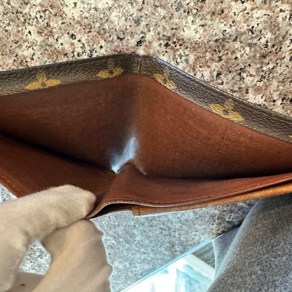 - Louis Vuitton, men's monogram, bifold, wallet, vintage - Picture 11 of 15